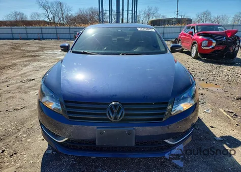 2013 Volkswagen Passat S из США, поврежденный, VIN 1VWAH7A3XDC056379